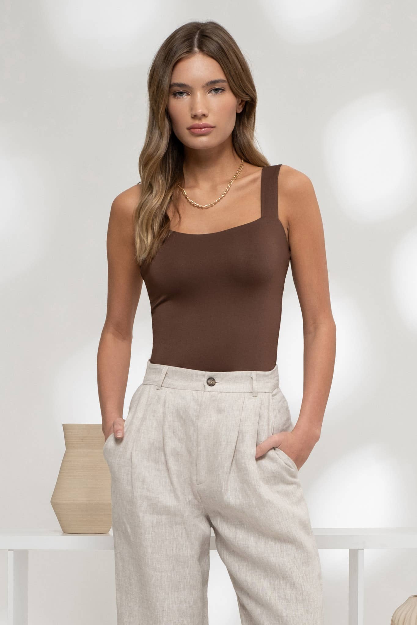 REVERSIBLE SQUARE NECK SEAMLESS CAMI