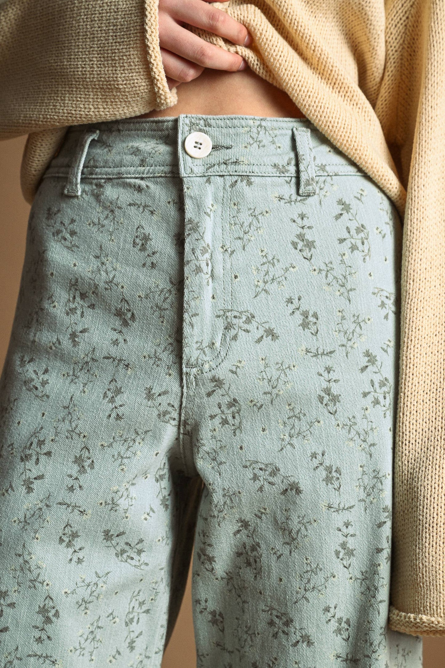 FLORAL PRINT STRETCHED PANTS