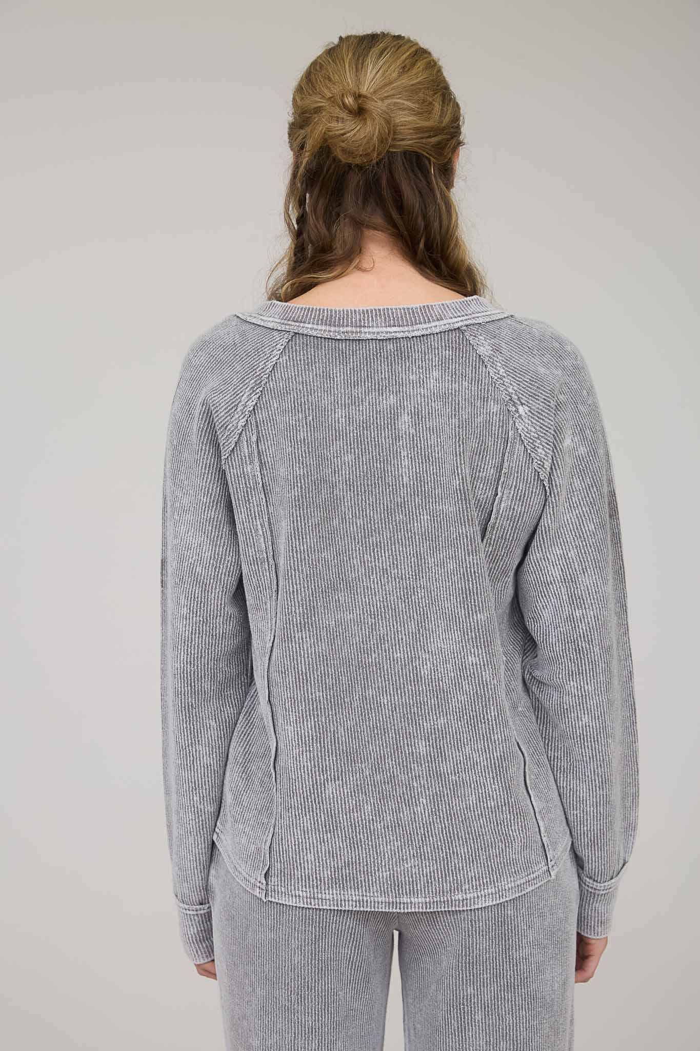 WASHED RIBBED SPLIT NECK LONG SLEEVE KNIT TOP
