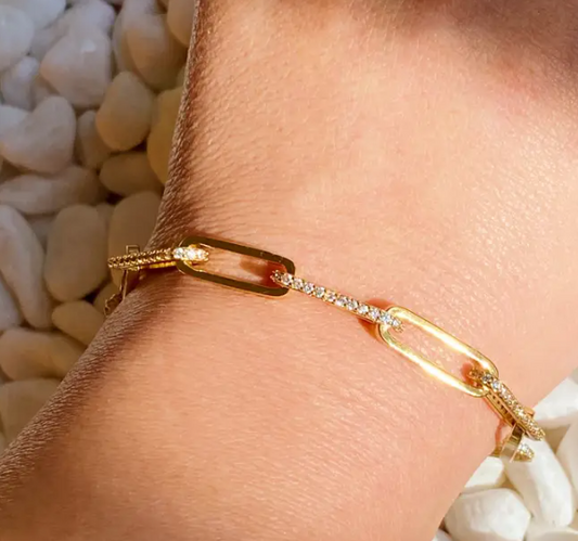 Alternative side link chain bracelet