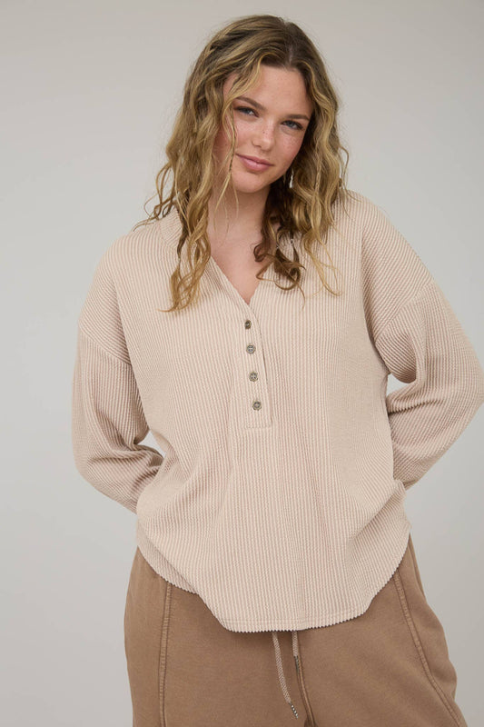 WASHED RIBBED LONG SLEEVE HENLEY KNIT TOP